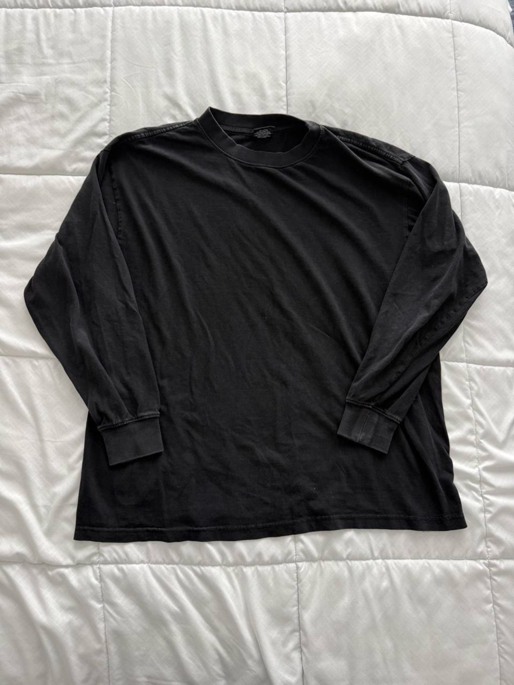 Vintage Black Long-Sleeve Crewneck Tee